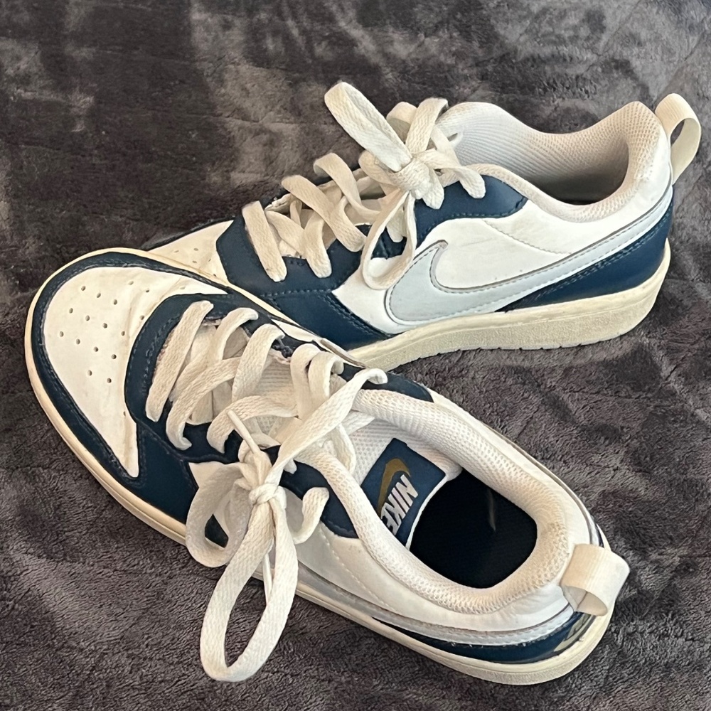 Nike Court Borough Big Kids' Shoes Size 4